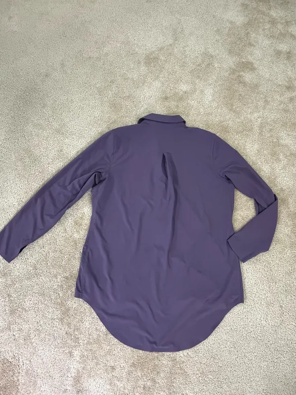 Athleta Purple Long Sleeve Button Front Shirt Size M Lightweight Travel Top - Image 9