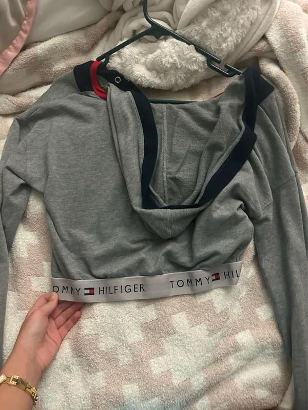 Tommy Hilfiger - Image 2