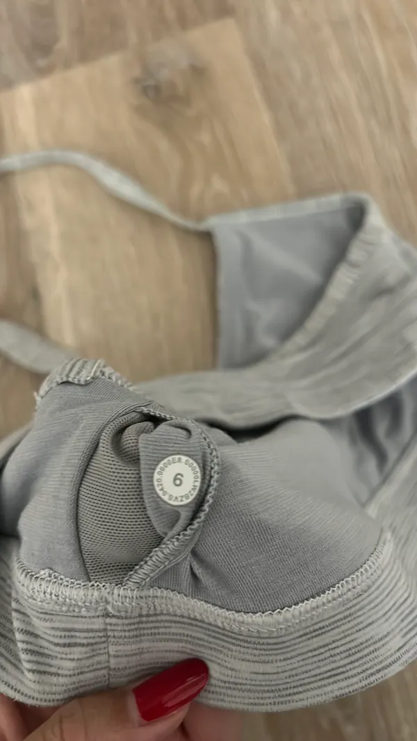 Lululemon Flow Y Sports Bra - Image 4