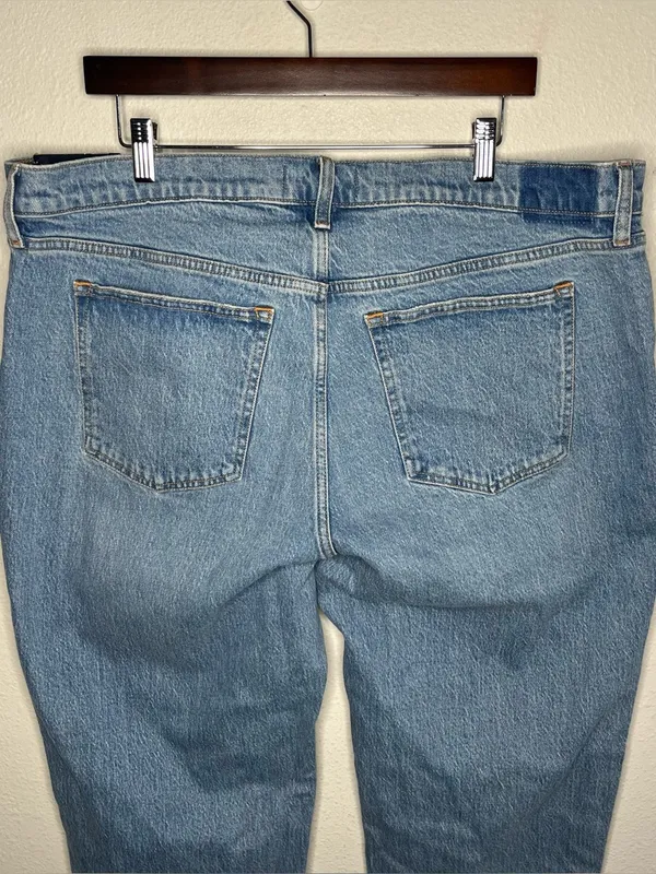 NEW Abercrombie & Fitch Curve Love 90s Straight Mid Rise Cuff Hem Jeans - Image 6