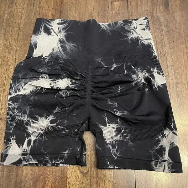 Tie Dye Seamless Scrunch Shorts Medium Black - Image 7