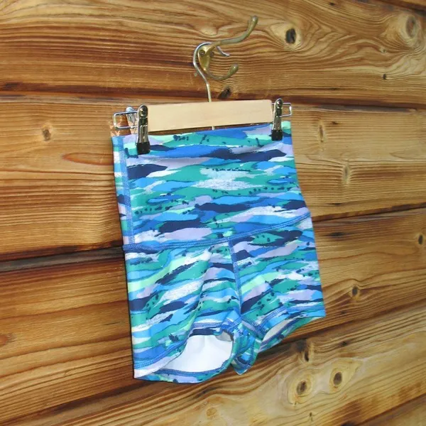 Lululemon Seven Wonders Boogie Roll Down Shorts 6 - Image 5