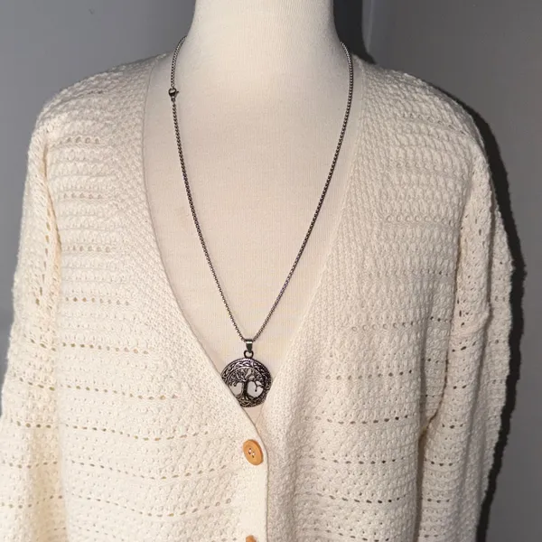 Cream Crochet V - Image 2