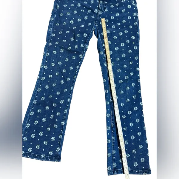 Pilcro Embroidered High-Rise Cropped‎ Starbursts Pattern Bootcut Jeans Sz 26 - Image 8