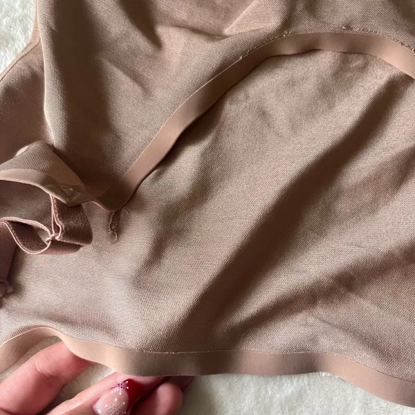 SKIMS Sheer Sculpting Bodysuit NWT - Image 4