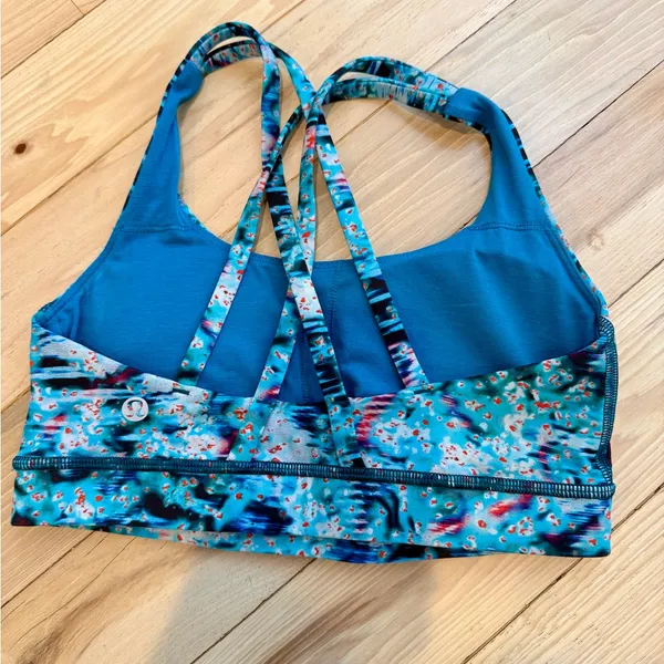 Lululemon Energy sports Bra. Size 4! Electric Blue! Excellent condition! - Image 2