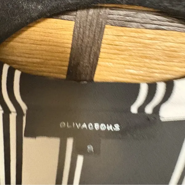 Olivaceous‎ Black And White Stripe Tank Top Size Small - Image 4
