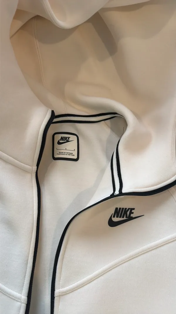 Nike Sportswear Tech Fleece Windrunner - Image 3