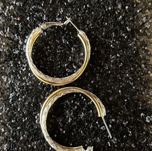 Silver and gold hoop earrings. New. Classic design. - Image 2