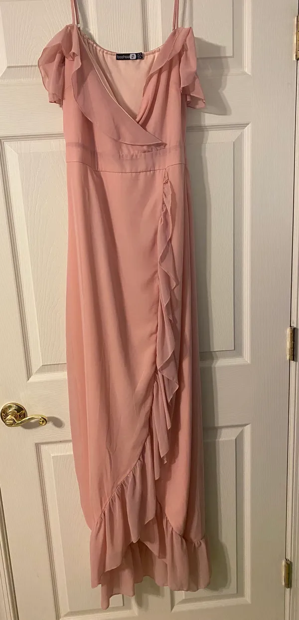 Boohoo Blush pink chiffon maxi dress - Image 3