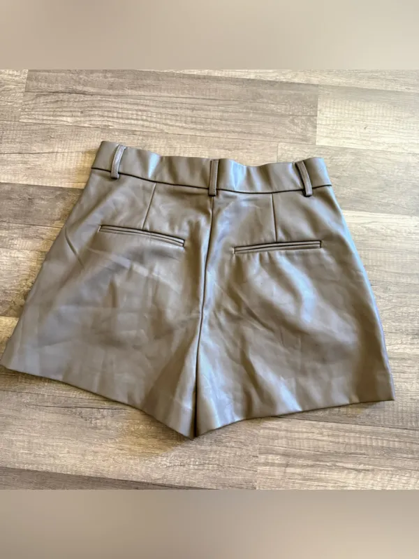 ZARA Women's Faux Leather High-Waisted Pleated Shorts - Image 6