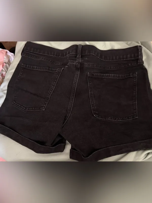 Old Navy Black Women's Denim Shorts - Image 3