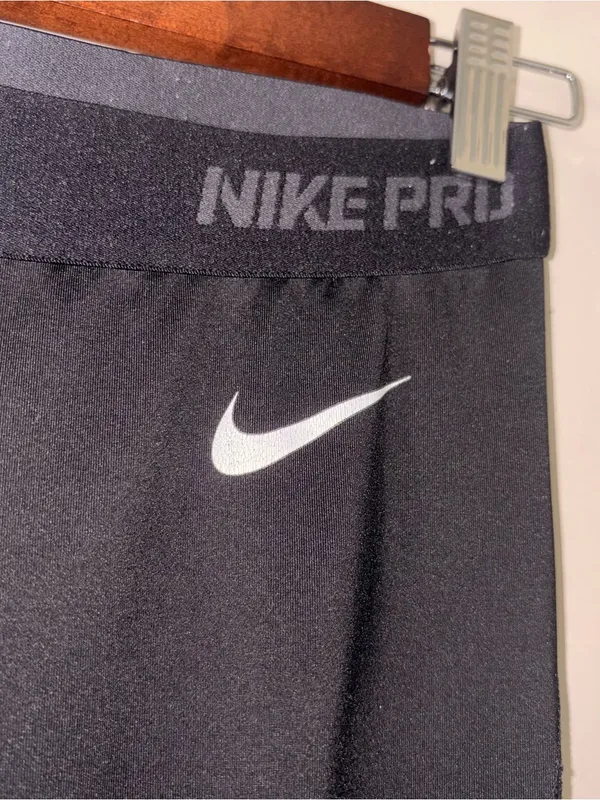Nike pro black capri leggings M - Image 3