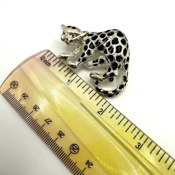Silver tone and black jaguar brooch - Image 5