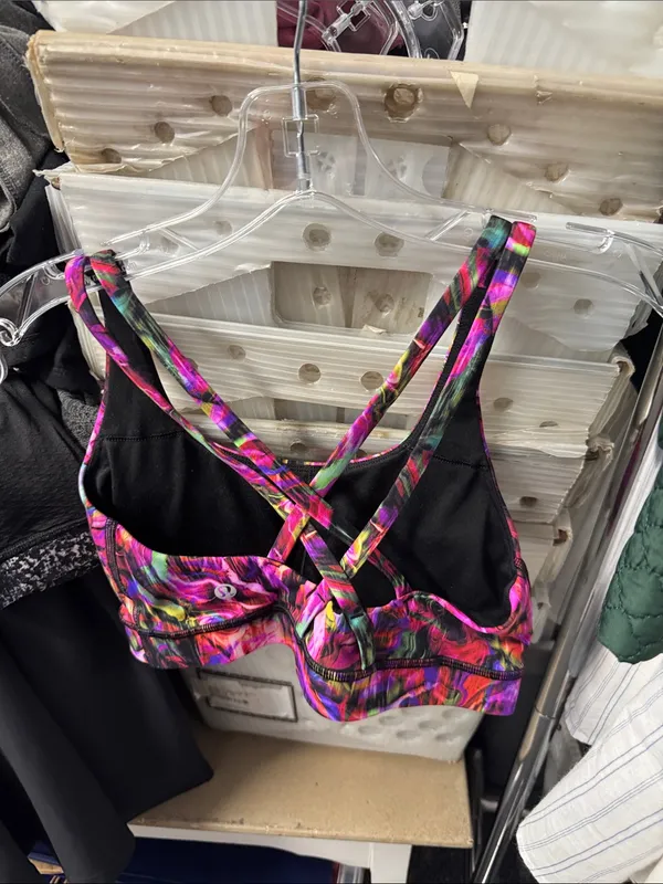 Lululemon energy bra size 6 // 083017 - Image 2