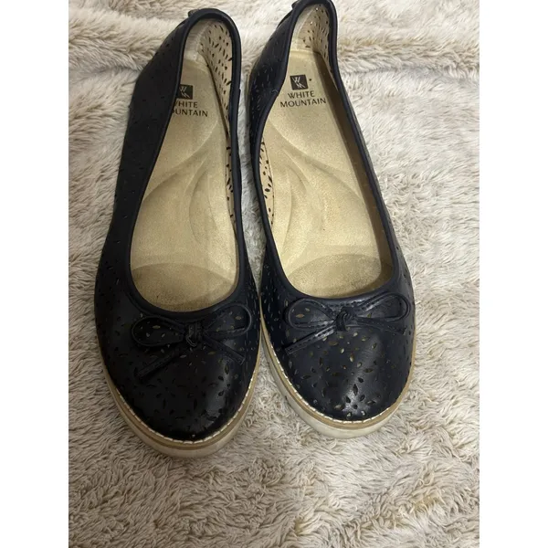 White Mountain Navy Blue Perforated Ballet Flats Comfort Size 9M Women’s Casual - Image 3