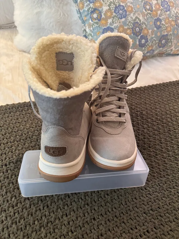 UGG Lakesider Heritage Mid-Ankle Boots - Image 2