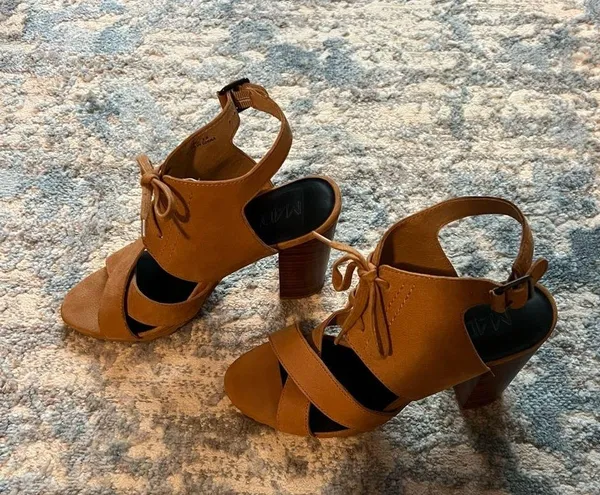 Block Heel Sandals Size 7.5 - Image 3