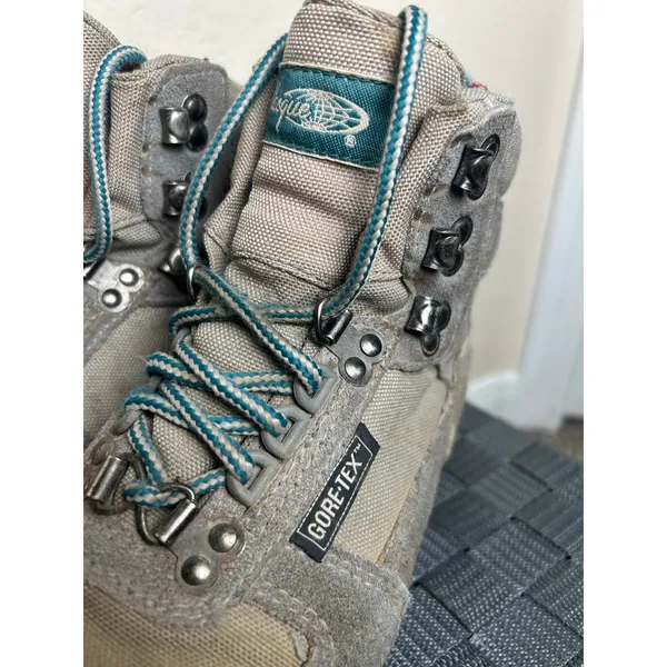 Vasque Hiking Boots Women's Size 6 GORE-TEX Outdoor Waterproof Camping Shoes - Image 12
