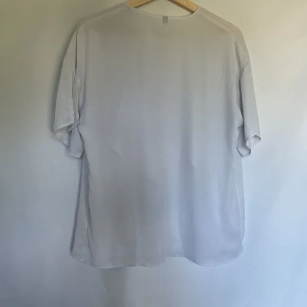 Sheer short sleeved white women's size medium cardigan style top casual light - Image 6