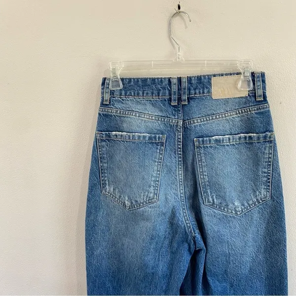 Zara High Rise Straight Leg Ripped Jeans Size 4 100% Cotton Mom‎ Fit Cropped - Image 7