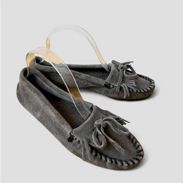 Minnetonka Suede Kilty Hardsole Moccasins Gray Rubber Sole Women's Size 7.5 - Image 2