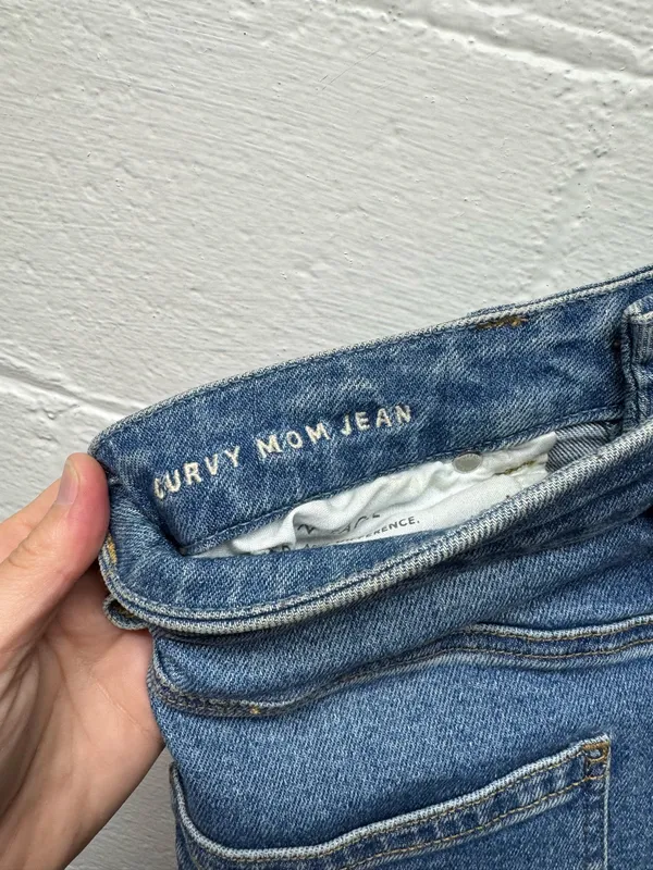 American Eagle Curvy Mom Jeans - Image 7