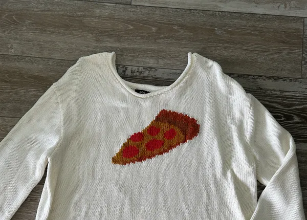 BDG Urban Outfitters Sz L Woman’s Sweater w Pizza Slice Design Cute! - Image 3