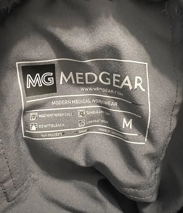 MedGear Scrub Set - Image 5