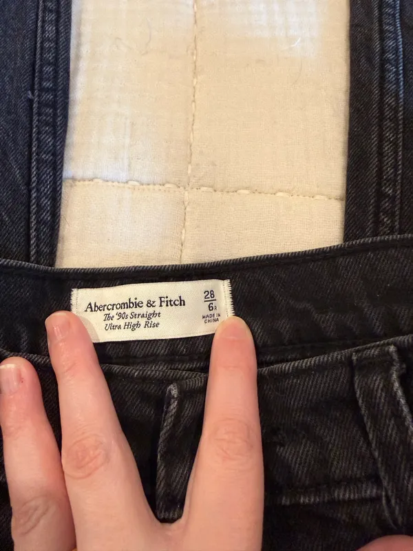 Black Abercrombie Ultra 90s High-Rise Jeans - Image 2