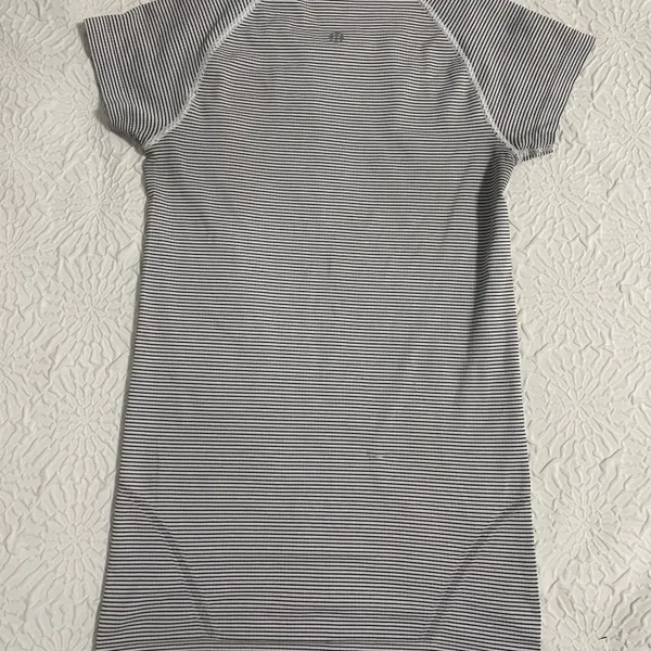 Swiftly Tech Short Sleeve - Image 2