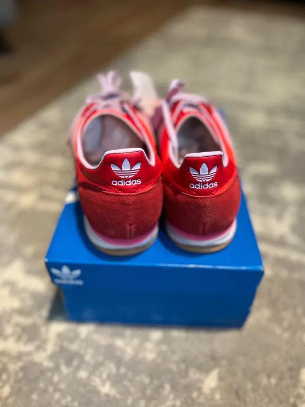 Adidas sneakers bright red and lilac size 9 1/2 - Image 4