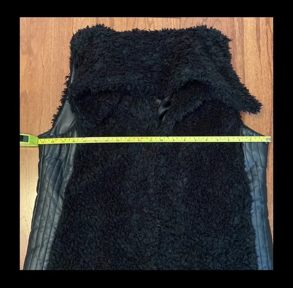 Jackets & Coats Faux Fur Vegan Leather Vest- size large - Image 10