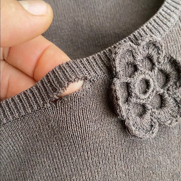 ❤️LOFT Chocolate Knit Top with Floral Details - Image 11