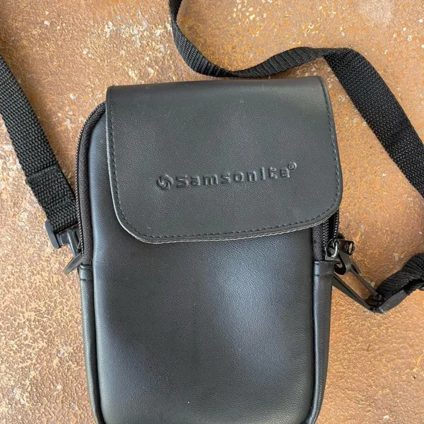 Urban Outfitters Samsonite Crossbody Bag Classic Black Adjustable Strap - Image 4