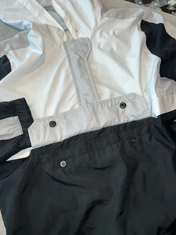 Women’s Hollister Windbreaker - Image 2