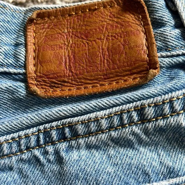 Levi’s 501 Cutoff Denim Shorts - Image 3
