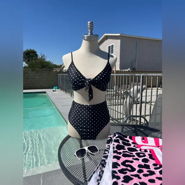 Amazon 🔥🔥High Waisted Two Pieces Polka Dots Swimsuit - Image 5