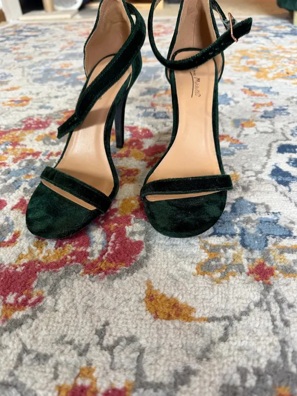 Anne Mitchell’s Green Velvet heels - Image 2