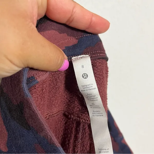 Lululemon Scuba High-Rise Jogger Heritage 365 Camo Smoky Red Night Sea Multi - Image 5