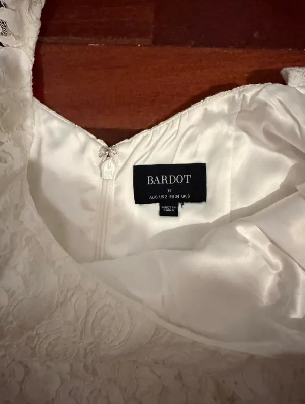 White floral Bardot dress with ruffle detail - Image 3