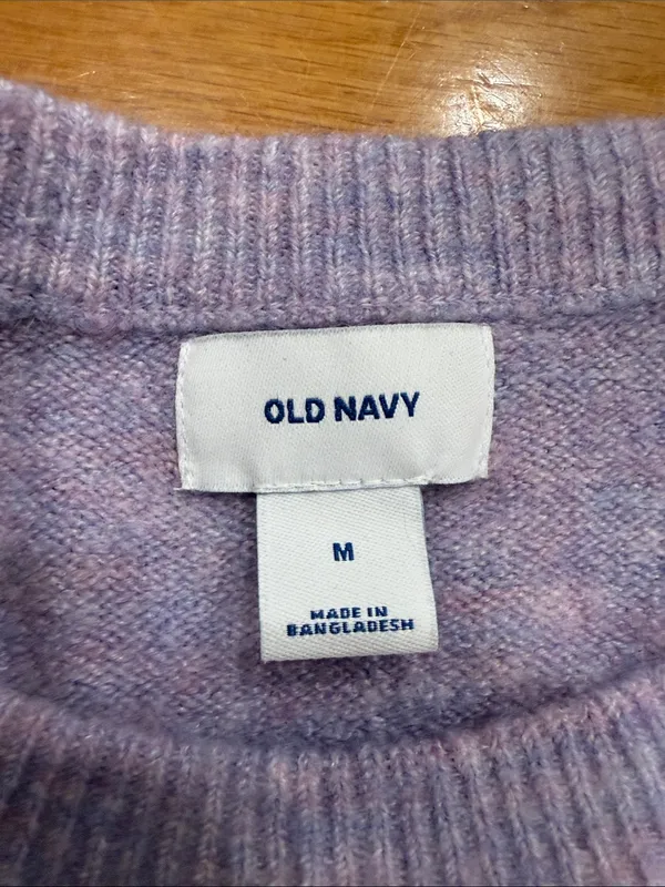 Old Navy lilac crew neck sweater size medium. Purple - Image 2
