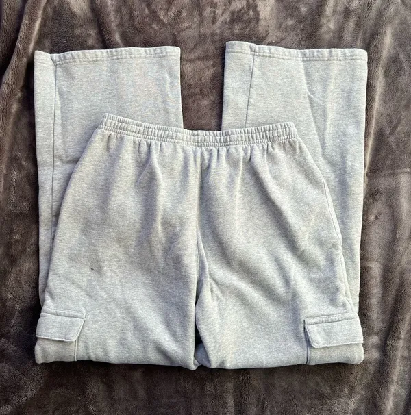 Brandy Melville Cargo Sweatpants - Image 4
