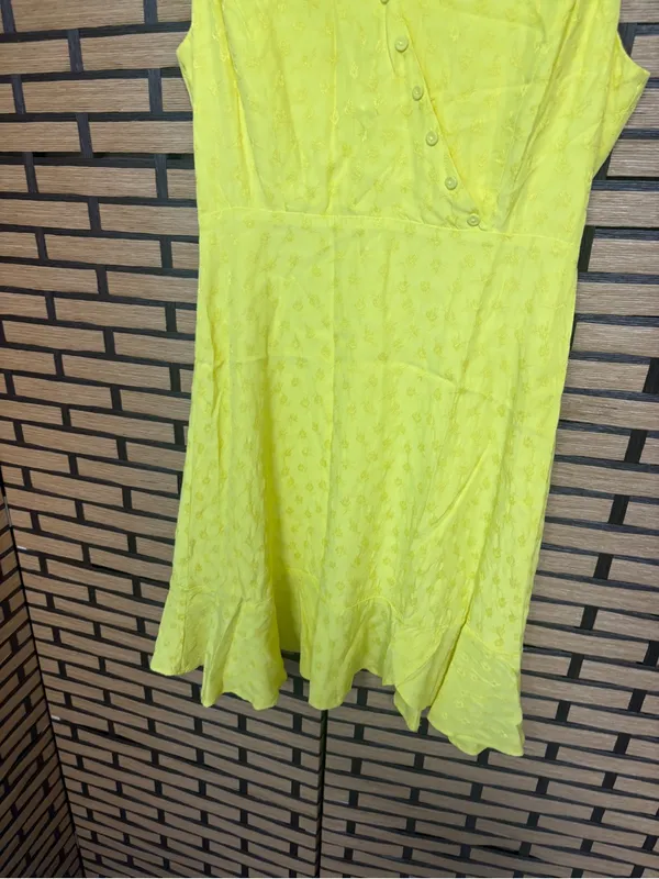 A Loves A Yellow Floral Dress Size XS - Image 4