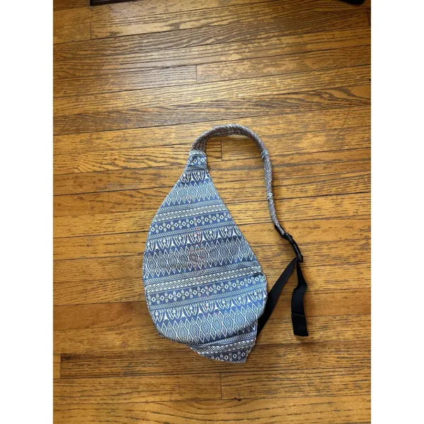 KAVU Rope Sling Bag Womens Blue White Aztec Pattern Canvas Crossbody Backpack - Image 4