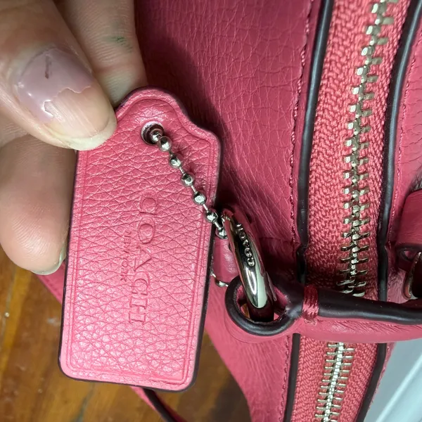 Coach Kelsey Fuschia Pink Leather Tote/Crossbody Bag With Zipper Closure - Image 3