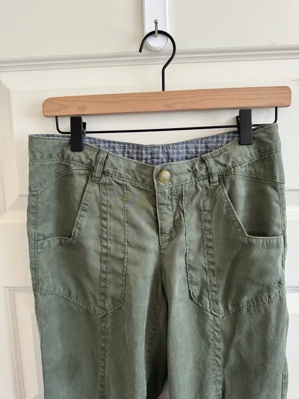 Athleta Low-Waisted Green Adjustable Lightweight Pants - Image 2