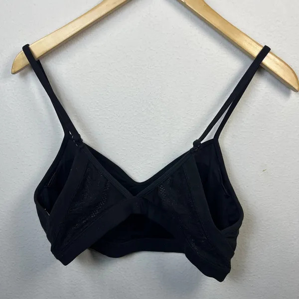 Athleta sports Bra A b C MEDIUM Black Adjustable Straps removable athletic - Image 2