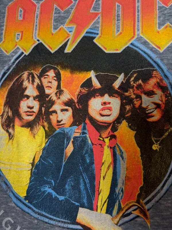 Vinyl Icons AC DC Highway to Hell Classic Band Graphic Tee T Shirt Size Medium - Image 3