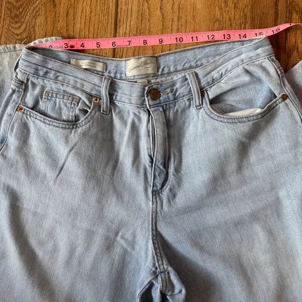 Universal Threads Relaxed Wide Leg Jeans Light Wash Star Patch Denim Womens 10/30 - Image 4